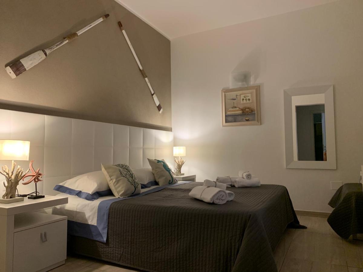 Aquarama Rooms & Apartments Torre Squillace Екстериор снимка