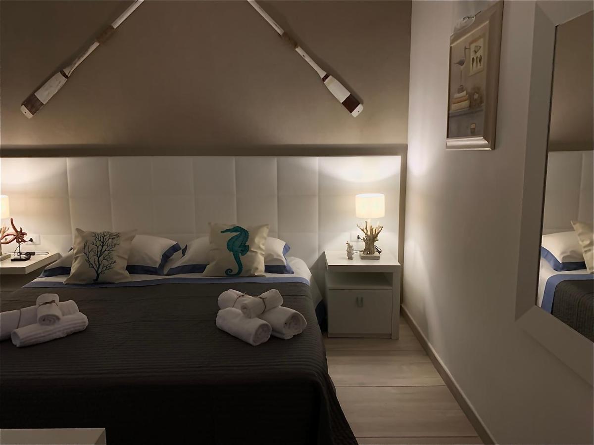 Aquarama Rooms & Apartments Torre Squillace Екстериор снимка