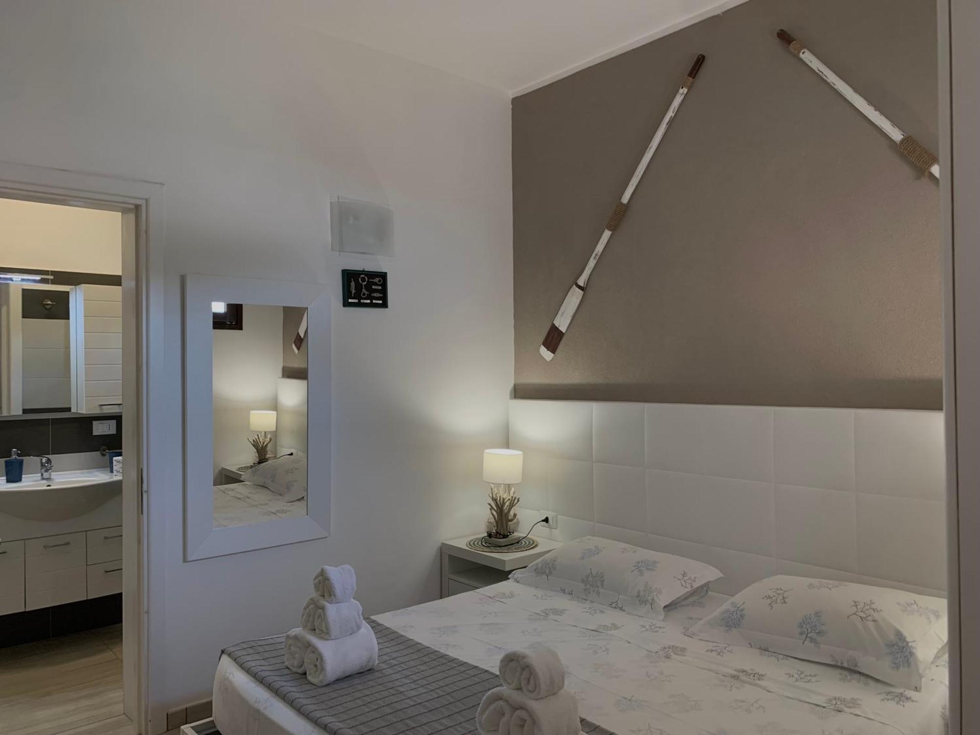Aquarama Rooms & Apartments Torre Squillace Екстериор снимка