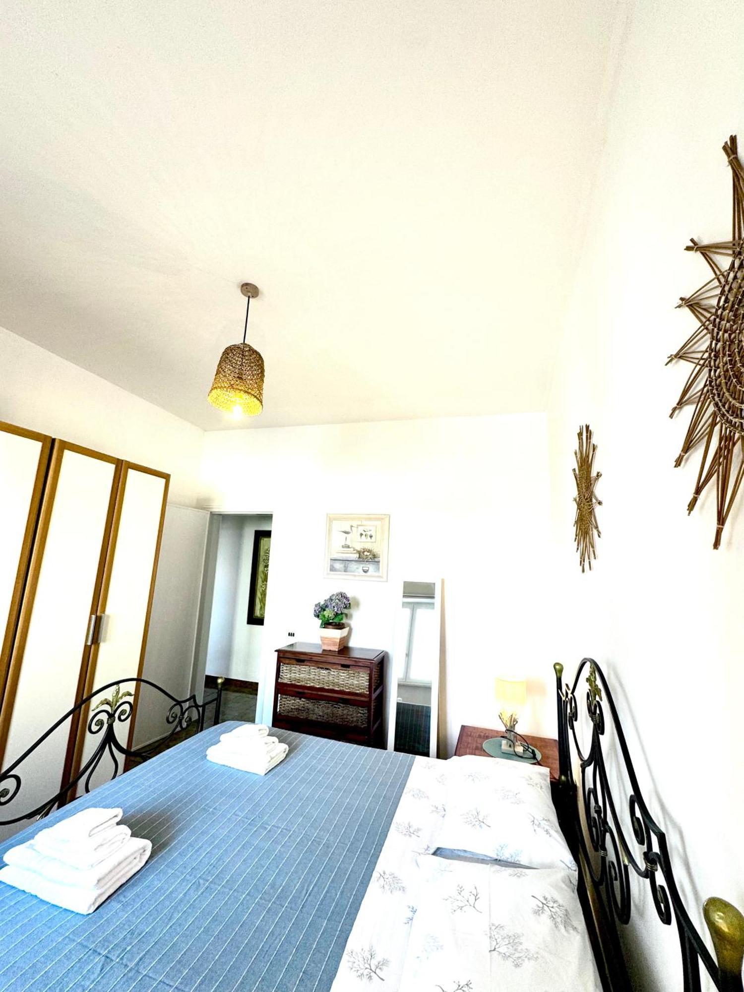 Aquarama Rooms & Apartments Torre Squillace Екстериор снимка